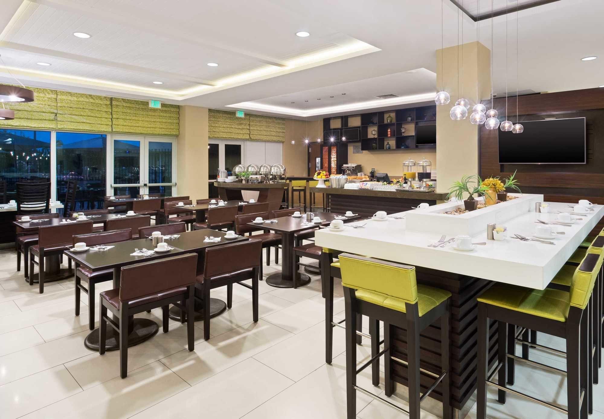 Hotel Courtyard By Marriott Kingston, Jamaica Exterior foto