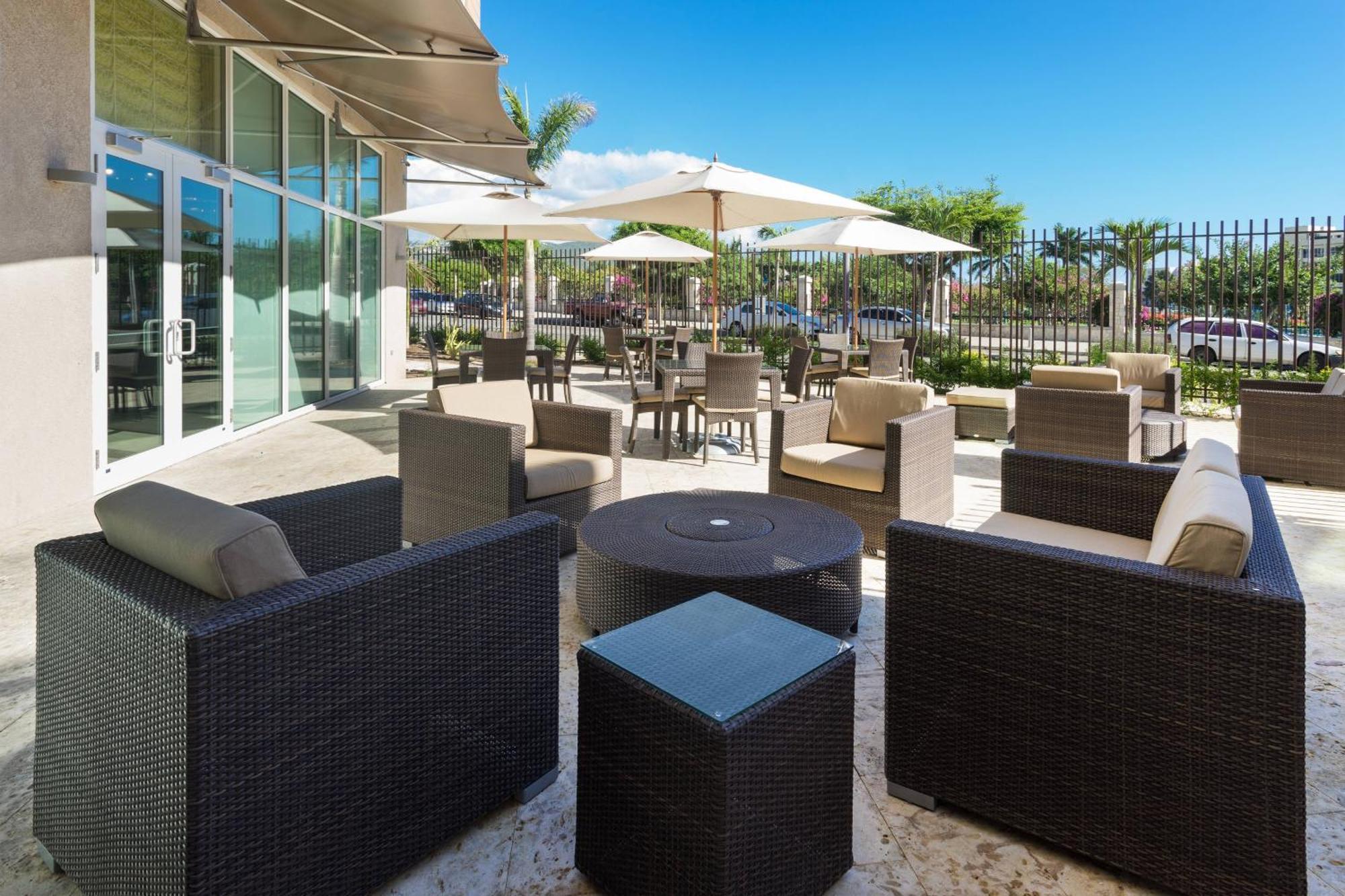 Hotel Courtyard By Marriott Kingston, Jamaica Exterior foto