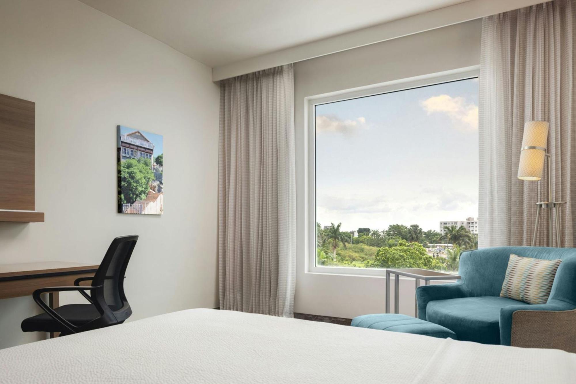 Hotel Courtyard By Marriott Kingston, Jamaica Exterior foto