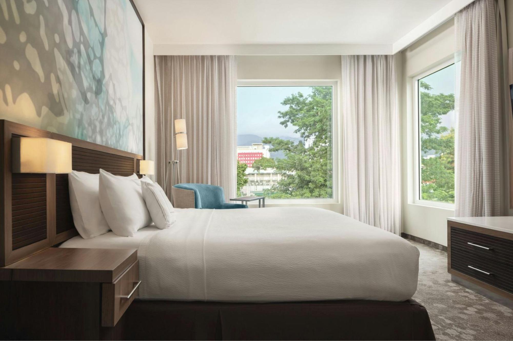 Hotel Courtyard By Marriott Kingston, Jamaica Exterior foto